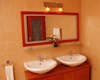 Spanhoek Boutique Hotel باراماريبو المظهر الخارجي الصورة